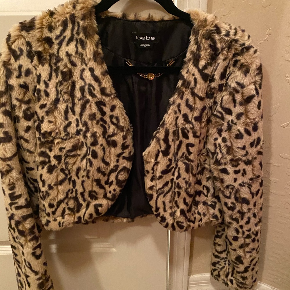 Bebe leopard short jacket 🧥 - Picture 3 of 4